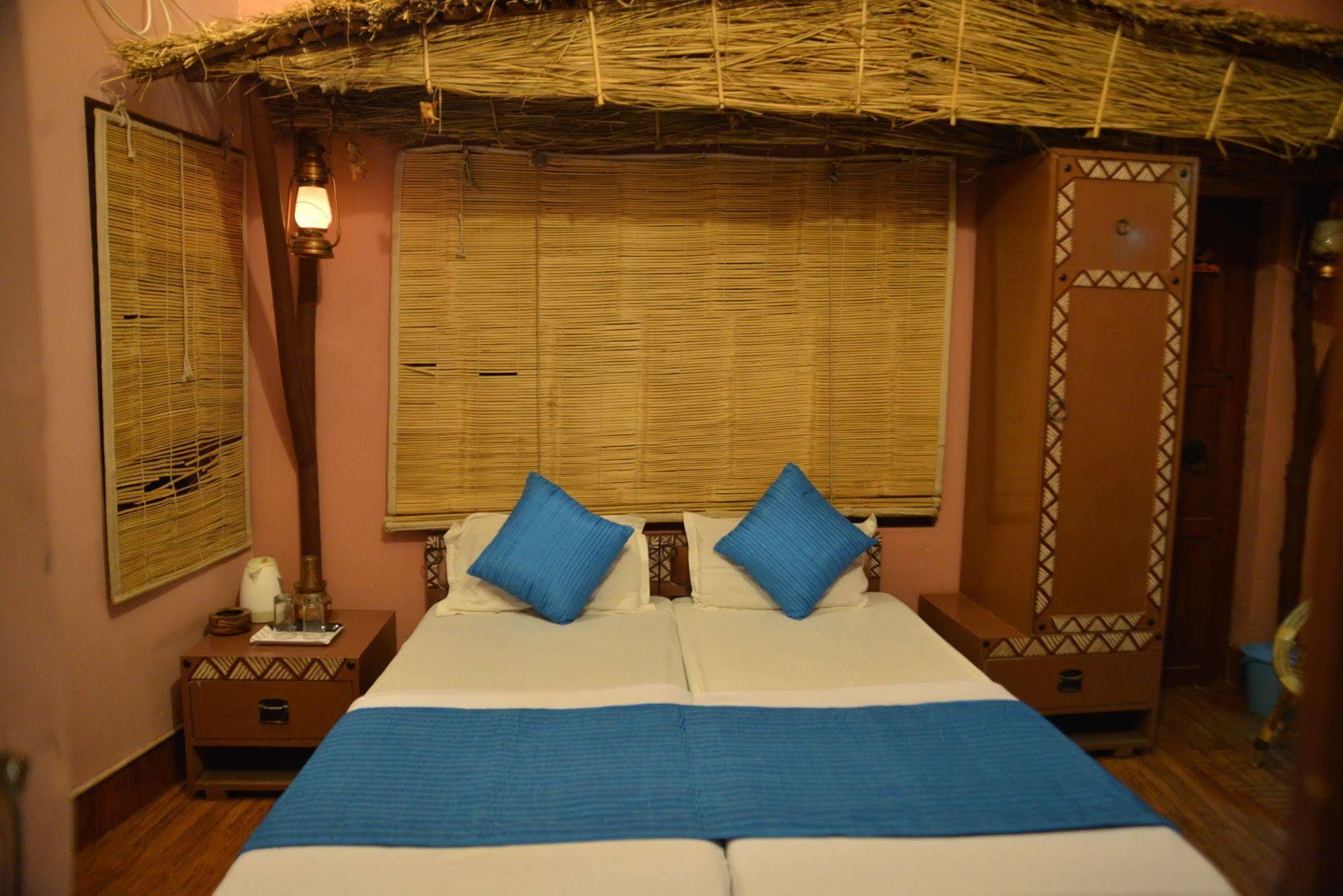 Ganges Inn Варанаси Экстерьер фото